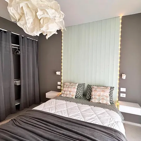 Apartment New In Historical Center Near